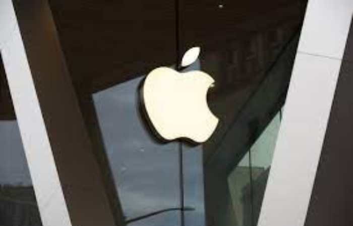 Apple Scales Back Self-Driving Car and Delays Debut Until 2026