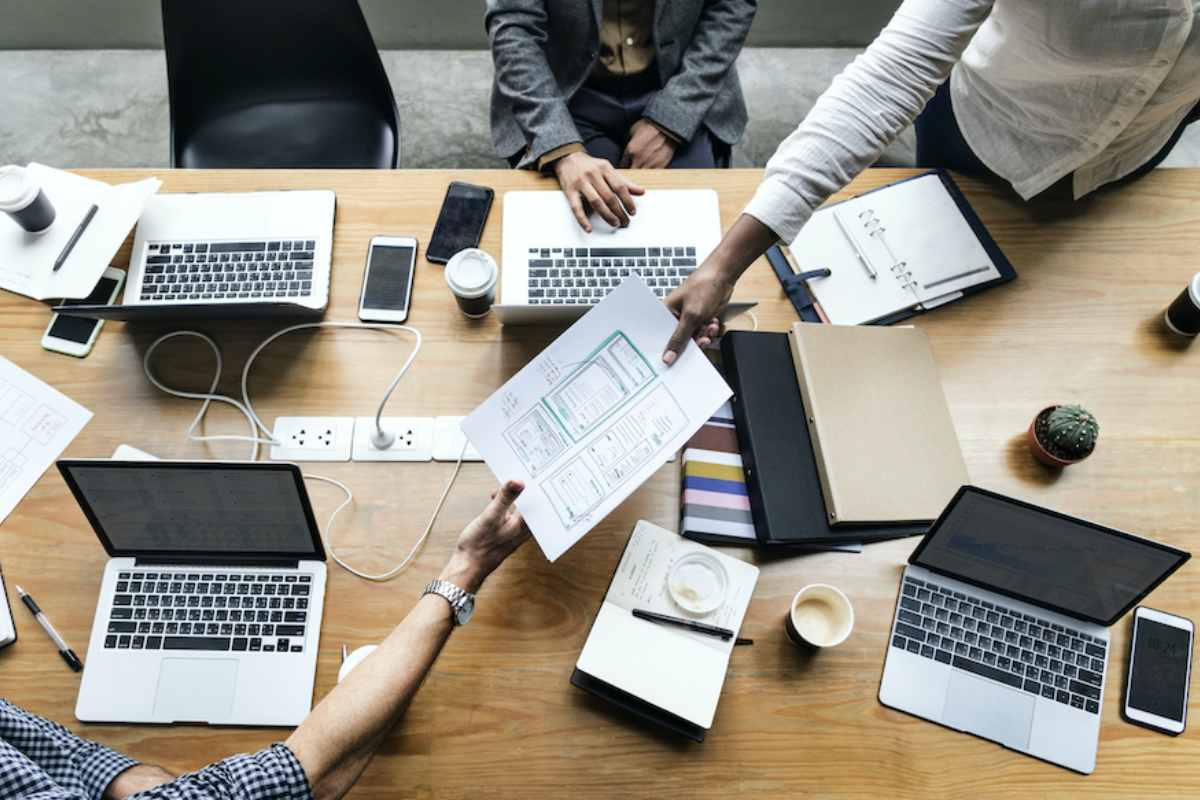 Why Professionals Are Playing Solitaire at Work (and You Should Too)