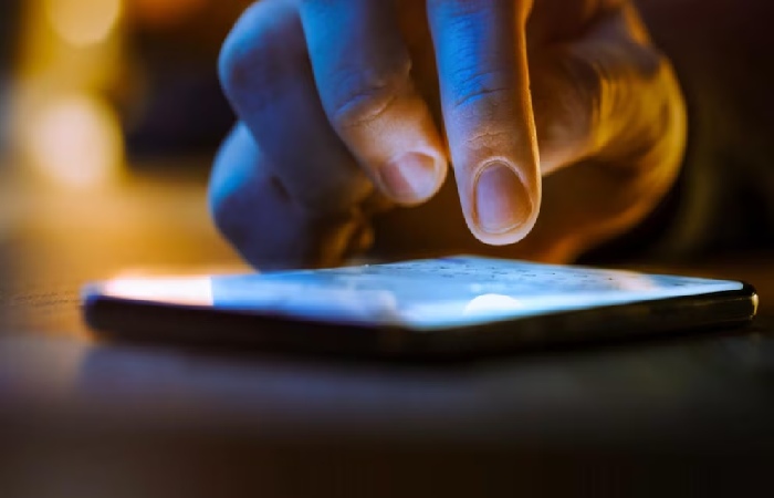 fbi warns iphone android text messages